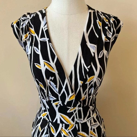 Diane Von Furstenberg Vine Wrap A-Line Dress Size 2 Black #14425 - Picture 9 of 15